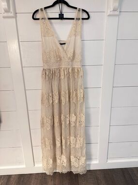 Silvian Heach L Cream lace sleeveless lined maxi dress vintage feminine antique
